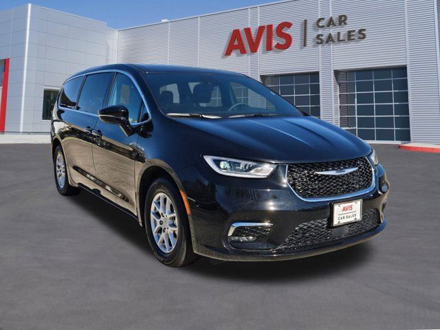 Thumbnail: 2025 Chrysler Pacifica - 3