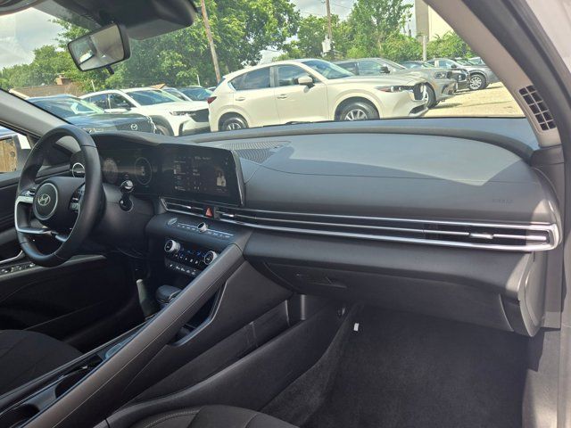 Thumbnail: 2025 Hyundai Elantra - 31