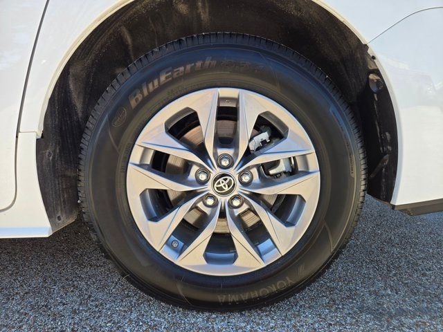 Thumbnail: 2025 Toyota Sienna - 32