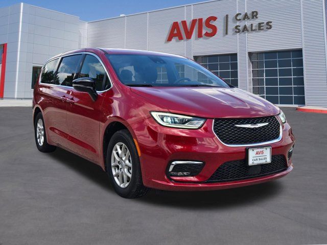 Thumbnail: 2025 Chrysler Pacifica - 3