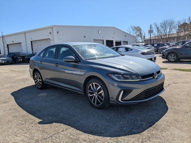 Thumbnail: 2025 Volkswagen Jetta - 3