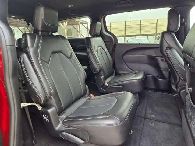 Thumbnail: 2025 Chrysler Pacifica - 26