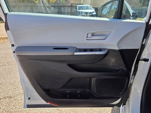 Thumbnail: 2025 Toyota Sienna - 13