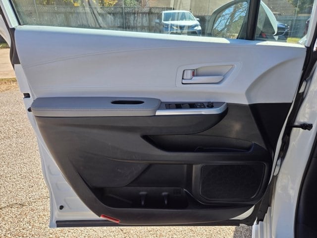 Thumbnail: 2025 Toyota Sienna - 13