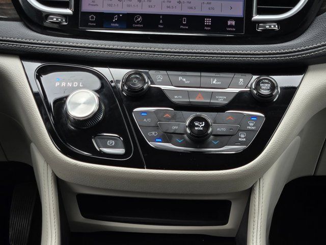 Thumbnail: 2024 Chrysler Pacifica - 17