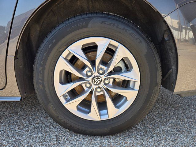 Thumbnail: 2025 Toyota Sienna - 32