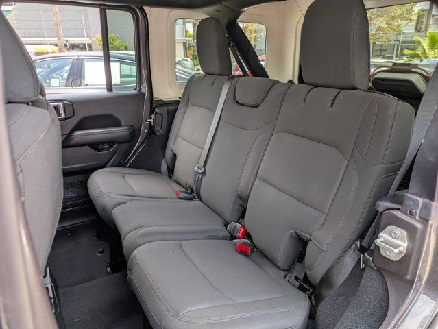 2023 Jeep Wrangler 4-Door Sahara - Photo 24