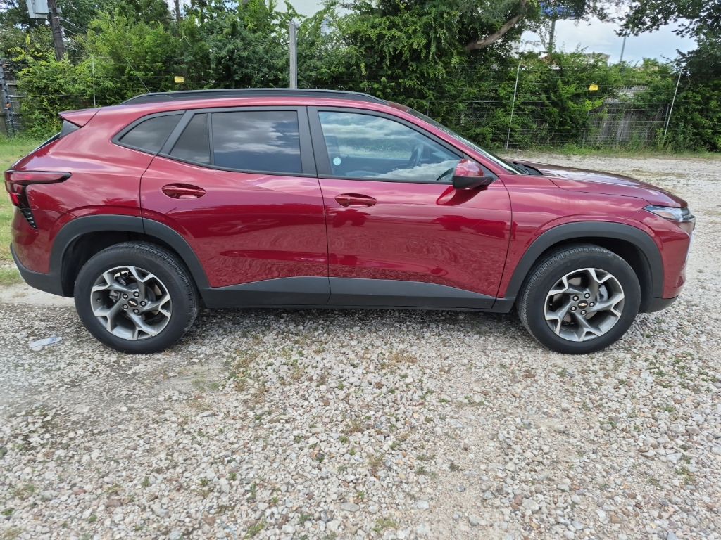 Thumbnail: 2025 Chevrolet Trax - 5