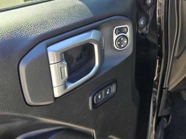 Thumbnail: 2025 Jeep Wrangler - 14
