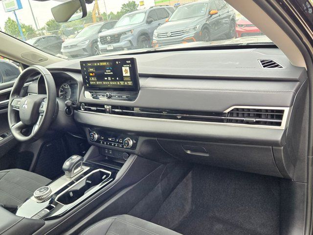 Thumbnail: 2025 Mitsubishi Outlander - 31