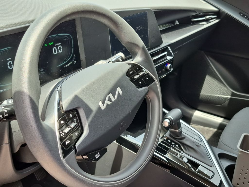 Thumbnail: 2025 Kia Niro - 7