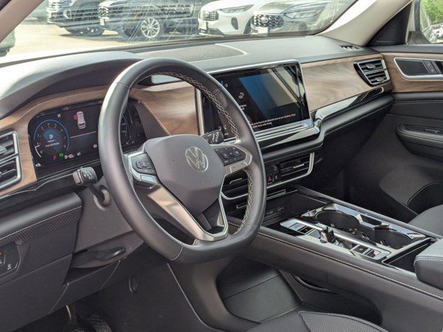 2025 Volkswagen Atlas SE w/Tech - Photo 14