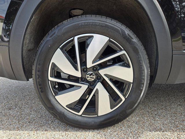 Thumbnail: 2025 Volkswagen Atlas - 32