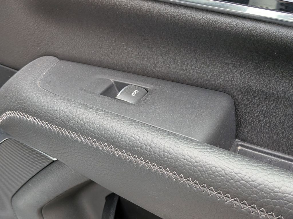 Thumbnail: 2025 GMC Yukon - 33