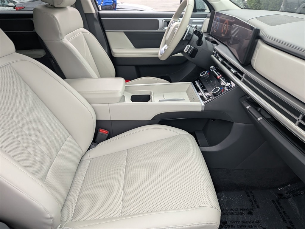 Thumbnail: 2025 Hyundai Santa Fe - 32