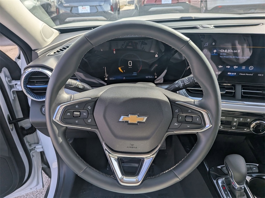 Thumbnail: 2025 Chevrolet Trax - 21