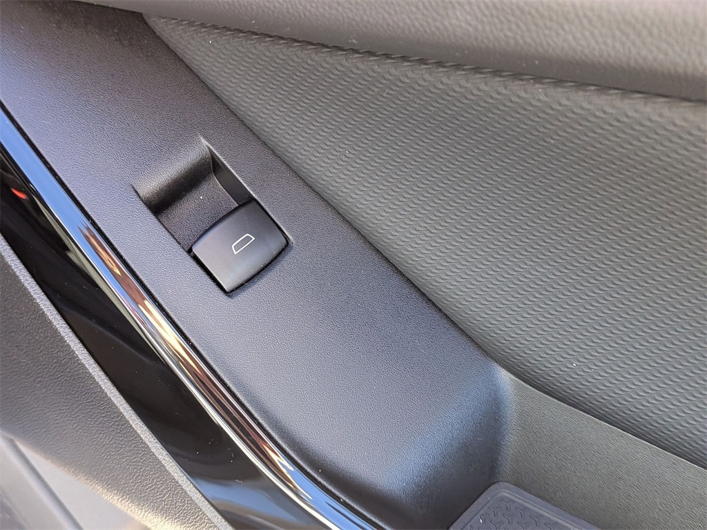 Thumbnail: 2025 Chevrolet Equinox - 29