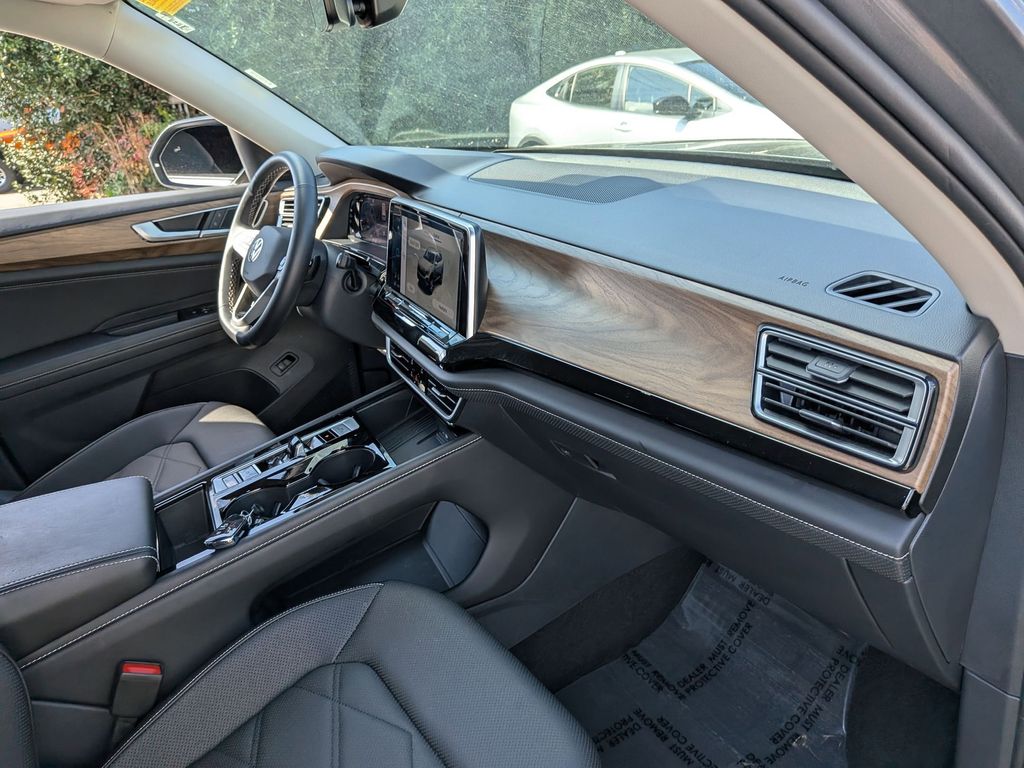 Thumbnail: 2025 Volkswagen Atlas - 25