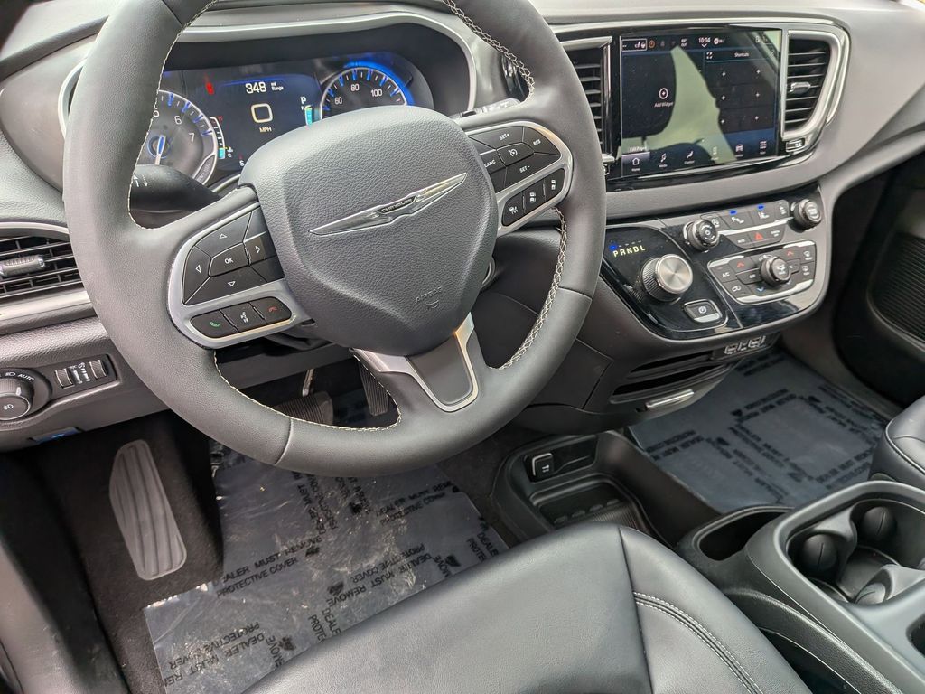 Thumbnail: 2025 Chrysler Pacifica - 15