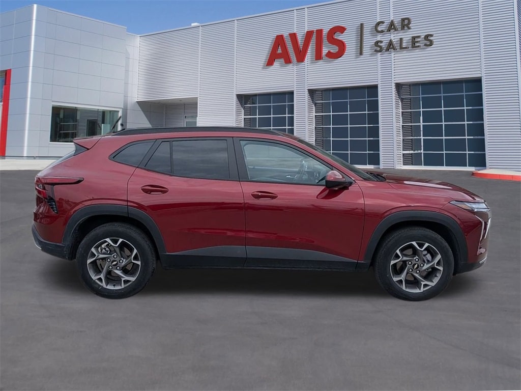 Thumbnail: 2025 Chevrolet Trax - 5