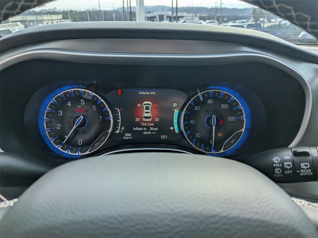 Thumbnail: 2024 Chrysler Pacifica - 16