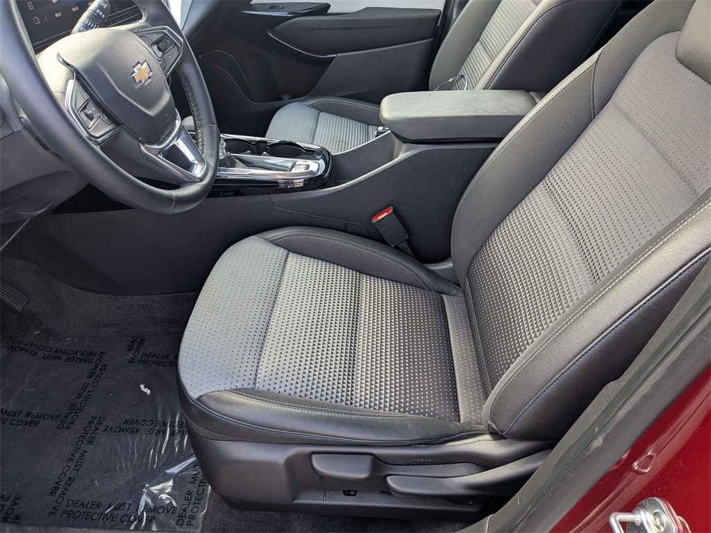 Thumbnail: 2025 Chevrolet Trax - 22