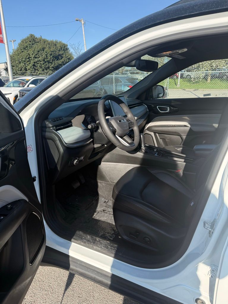 Thumbnail: 2025 Jeep Compass - 10