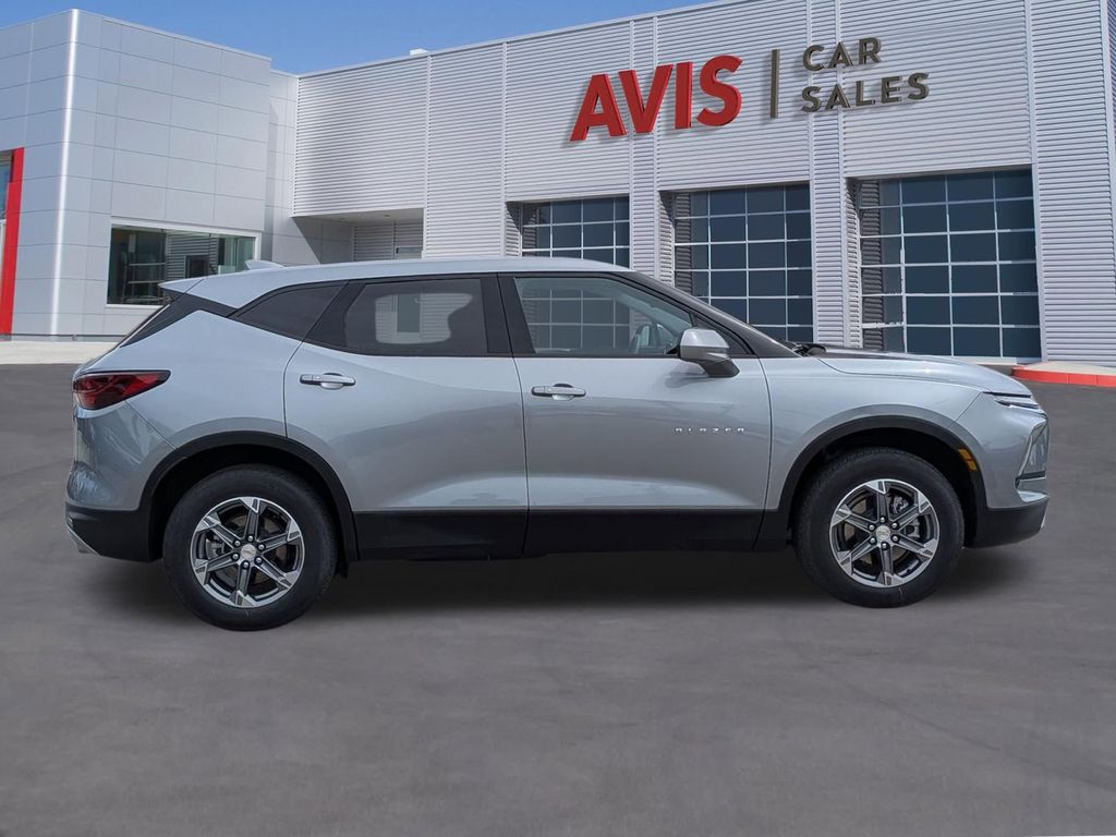 Thumbnail: 2025 Chevrolet Blazer - 5