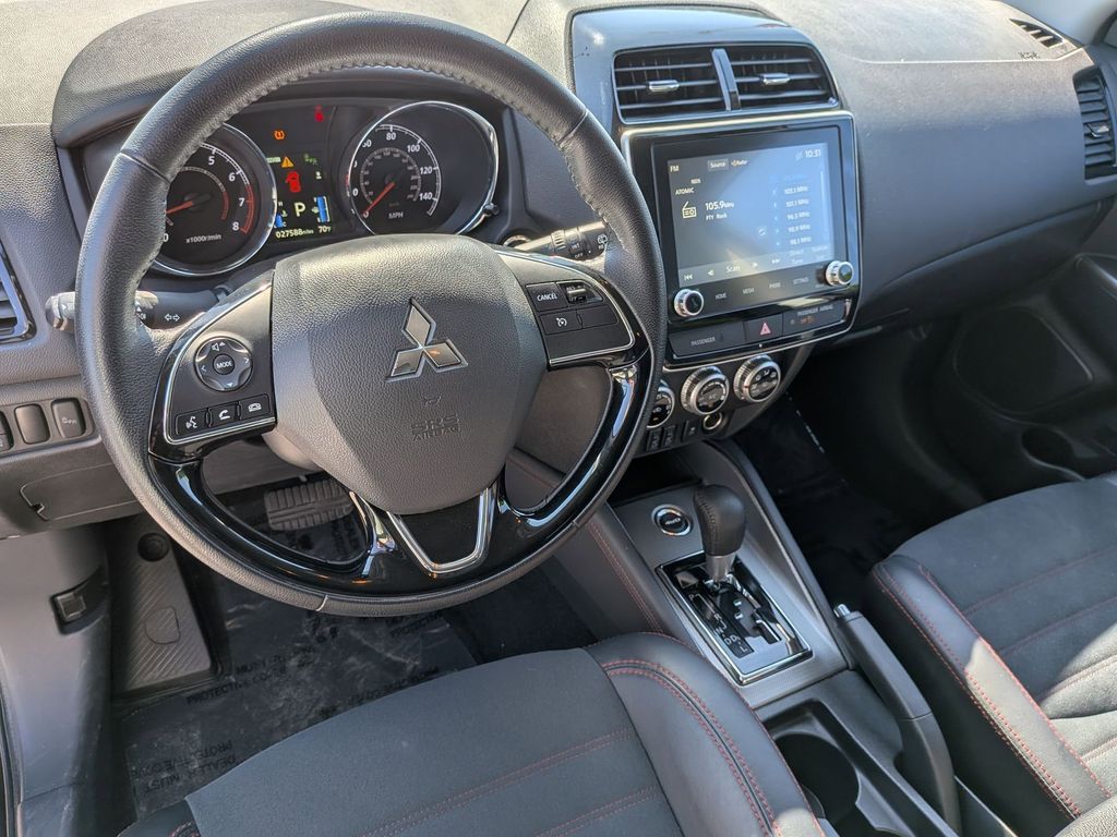 Thumbnail: 2025 Mitsubishi Outlander Sport - 14