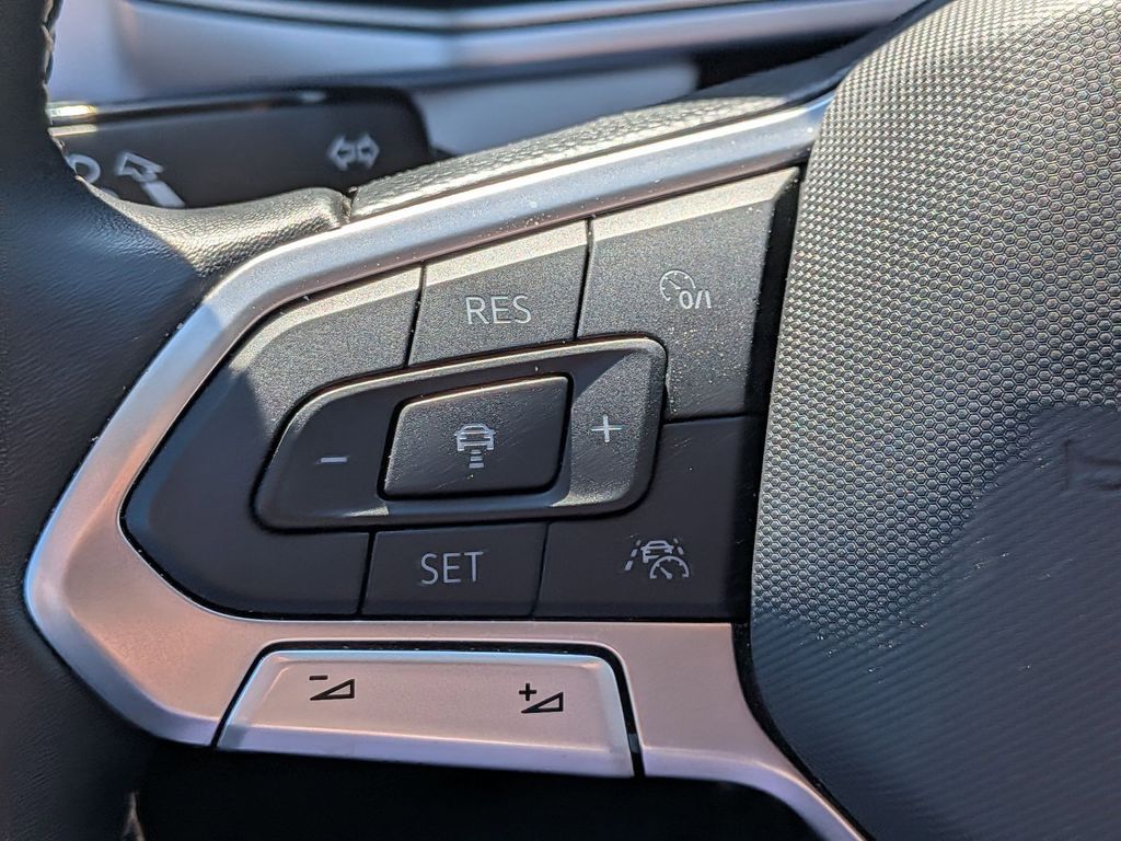 Thumbnail: 2025 Volkswagen Taos - 18