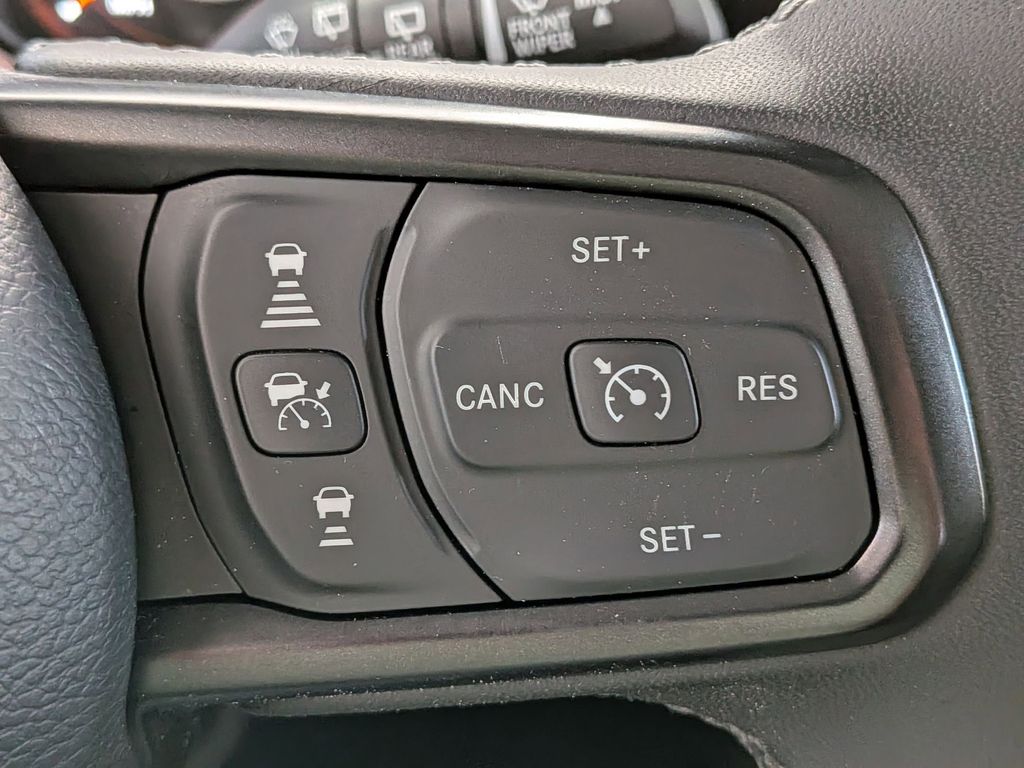 Thumbnail: 2025 Jeep Wrangler - 18