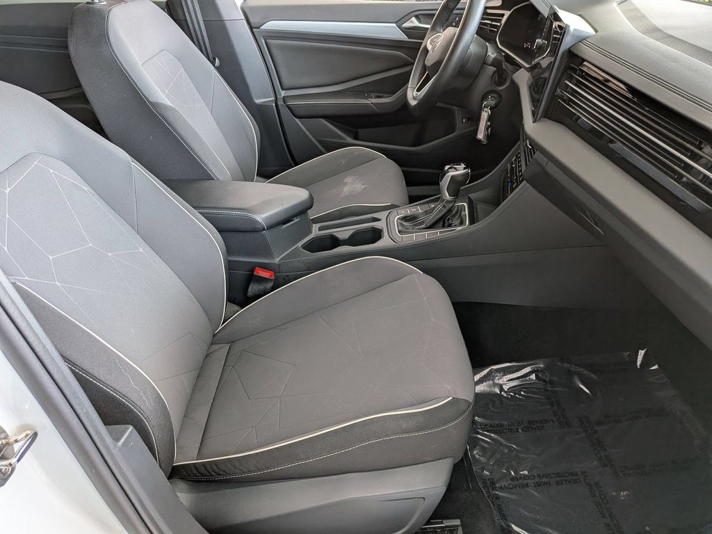 2025 Volkswagen Jetta Sport - Photo 30