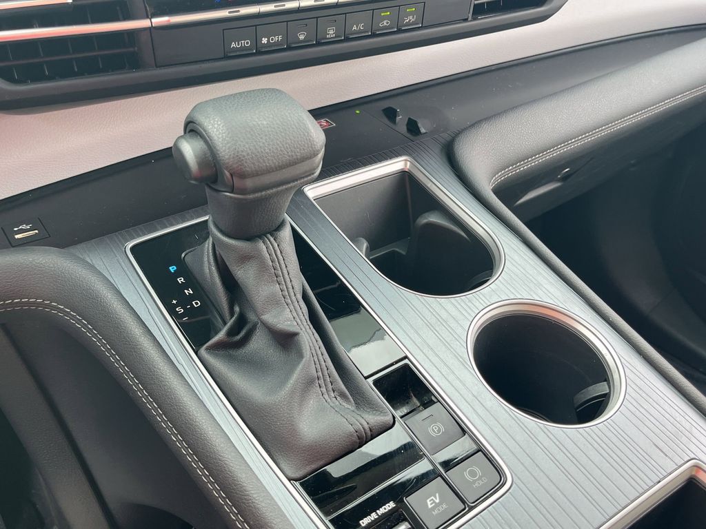 Thumbnail: 2025 Toyota Sienna - 19