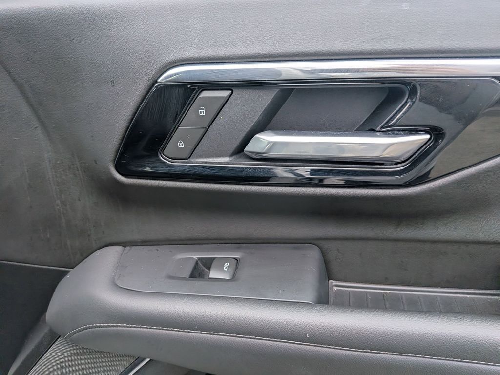 Thumbnail: 2025 Chevrolet Tahoe - 24