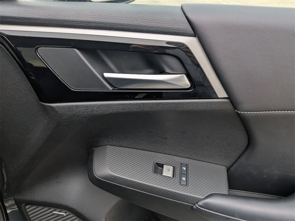 Thumbnail: 2025 Mitsubishi Outlander - 29