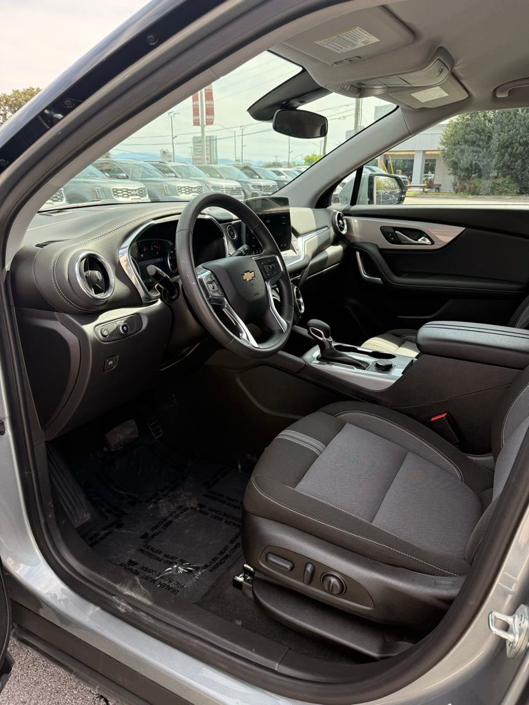 Thumbnail: 2025 Chevrolet Blazer - 6