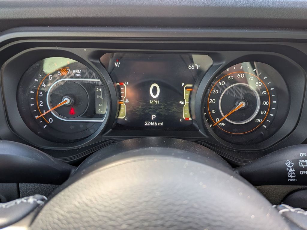 Thumbnail: 2025 Jeep Wrangler - 15