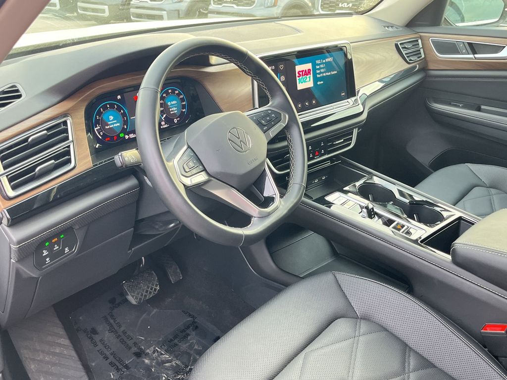 Thumbnail: 2025 Volkswagen Atlas - 15