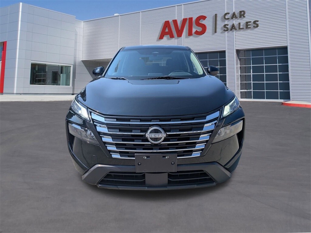 2024 Nissan Rogue SV photo 2