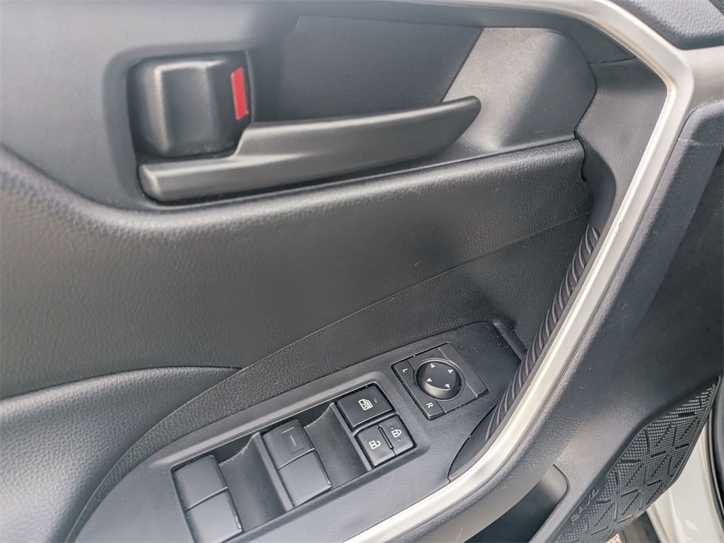 Thumbnail: 2025 Toyota RAV4 - 13