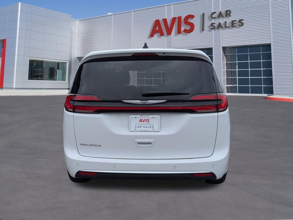 Thumbnail: 2025 Chrysler Pacifica - 7