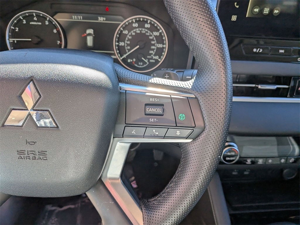 Thumbnail: 2025 Mitsubishi Outlander - 23