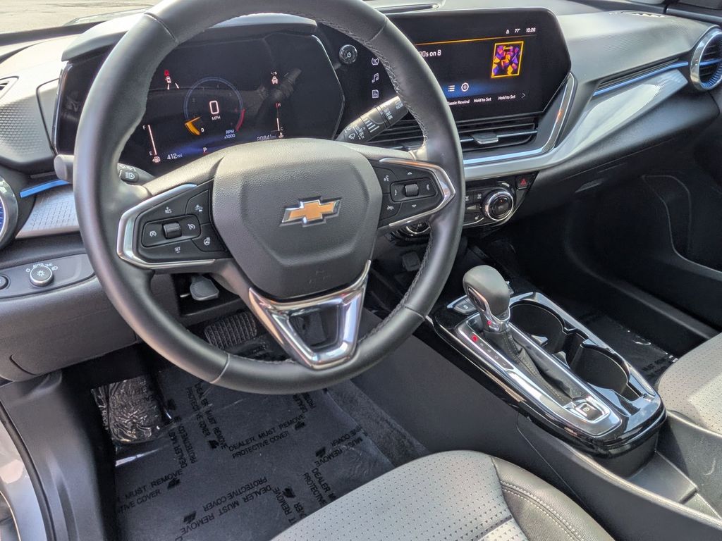 Thumbnail: 2025 Chevrolet Trax - 14