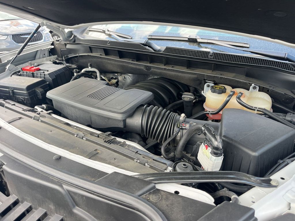 Thumbnail: 2025 Chevrolet Tahoe - 33