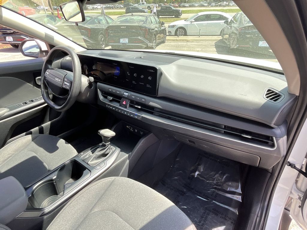 Thumbnail: 2025 Kia K4 - 32