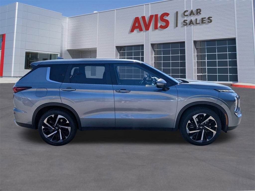 Thumbnail: 2024 Mitsubishi Outlander - 5