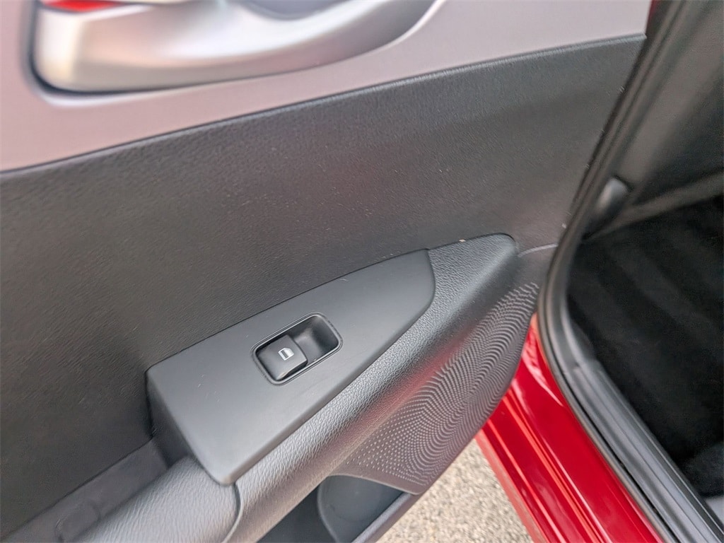 Thumbnail: 2024 Kia Forte - 25