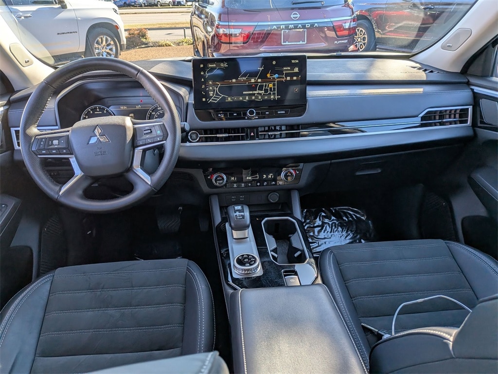 Thumbnail: 2025 Mitsubishi Outlander - 23