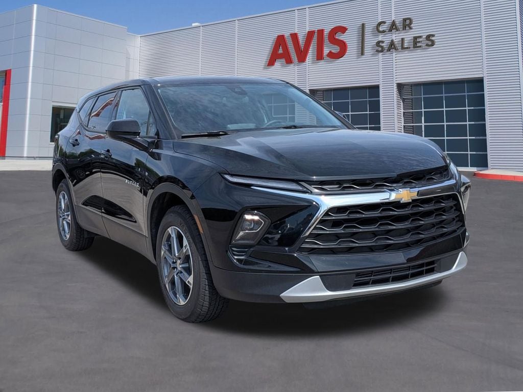 Thumbnail: 2025 Chevrolet Blazer - 3