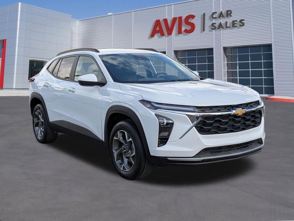 Thumbnail: 2025 Chevrolet Trax - 3